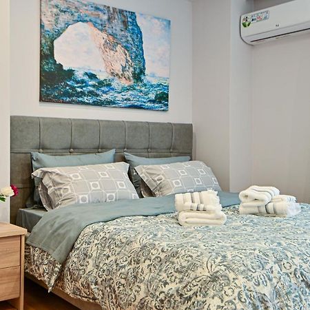 פיראוס Charming Apartment With A Sea View Terrace מראה חיצוני תמונה