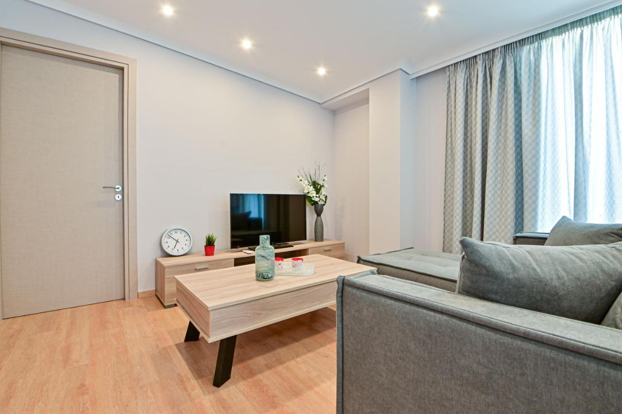פיראוס Charming Apartment With A Sea View Terrace מראה חיצוני תמונה