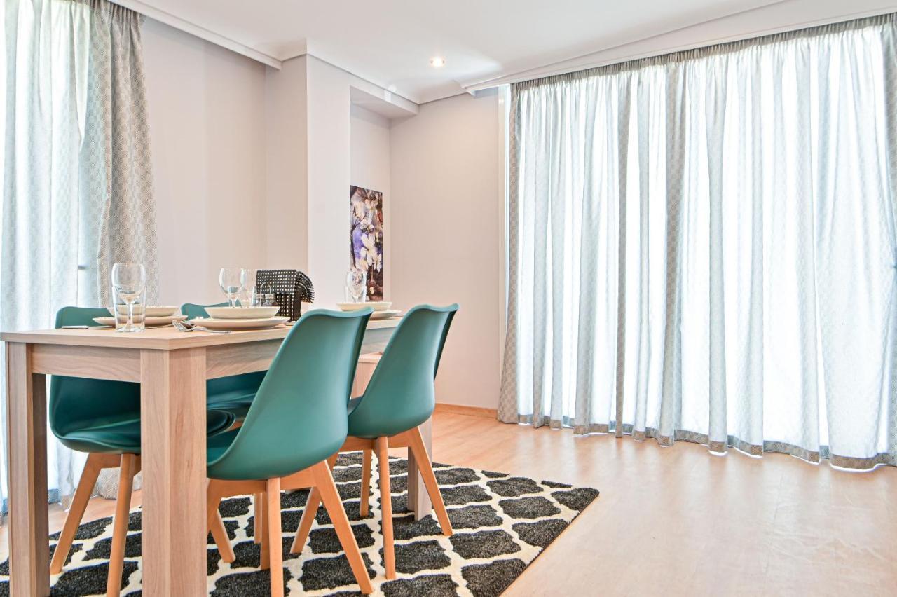 פיראוס Charming Apartment With A Sea View Terrace מראה חיצוני תמונה