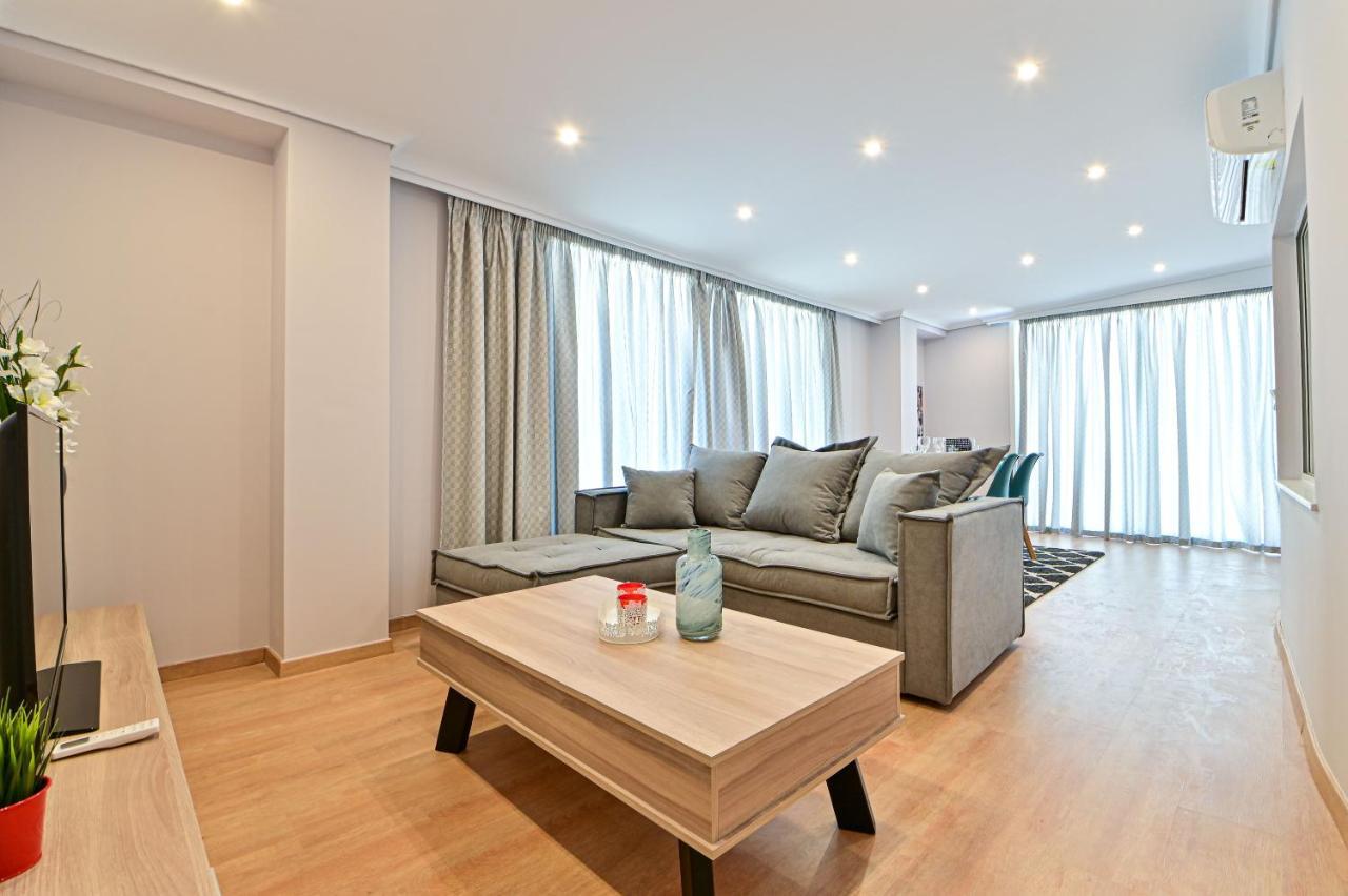 פיראוס Charming Apartment With A Sea View Terrace מראה חיצוני תמונה